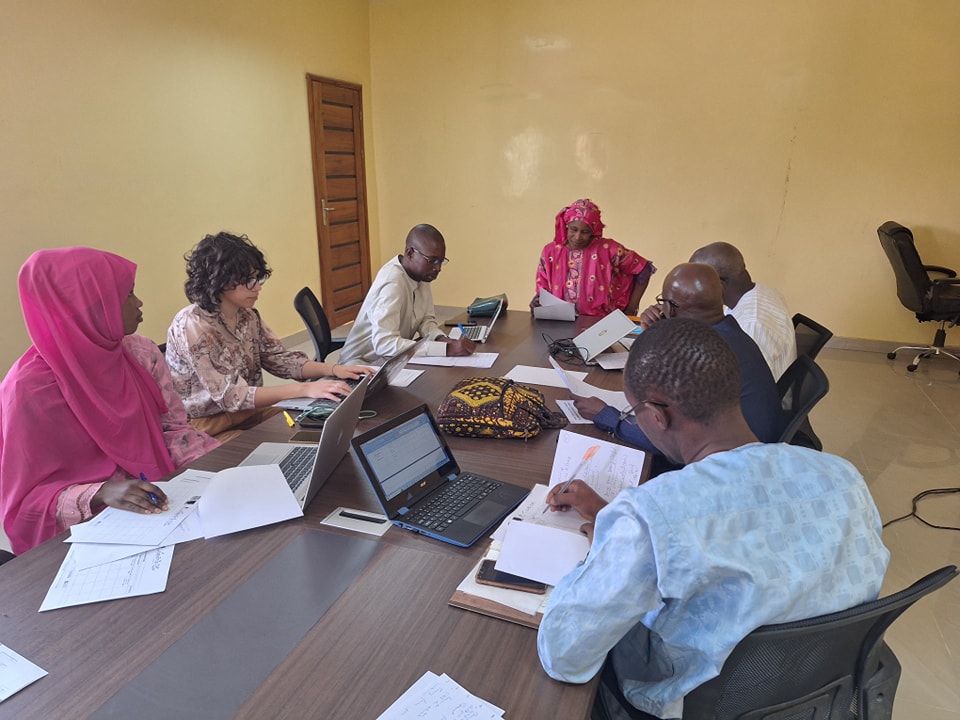 Riunione del comitato di selezione nel comune di Louga