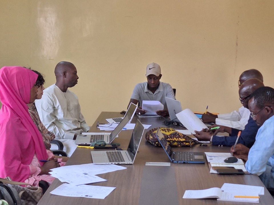 Riunione del comitato di selezione nel comune di Louga