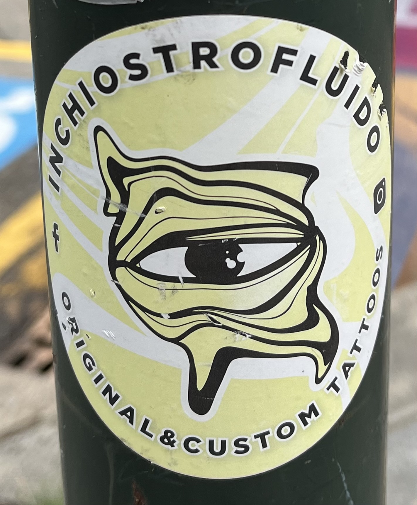 Sticker davanti l’università 