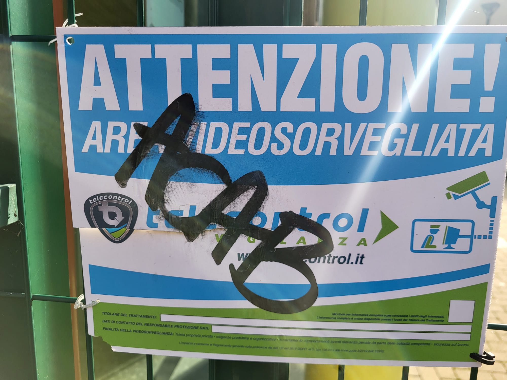  Insegna area videosorvegliata contestata