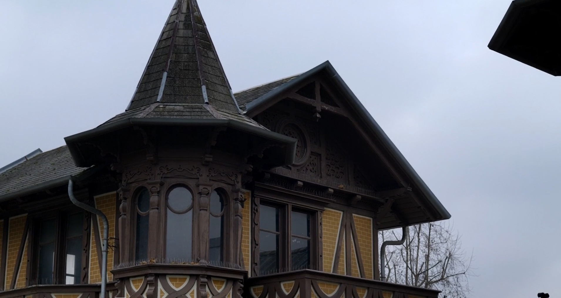 SCOPRI IL VILLAGGIO LEUMANN