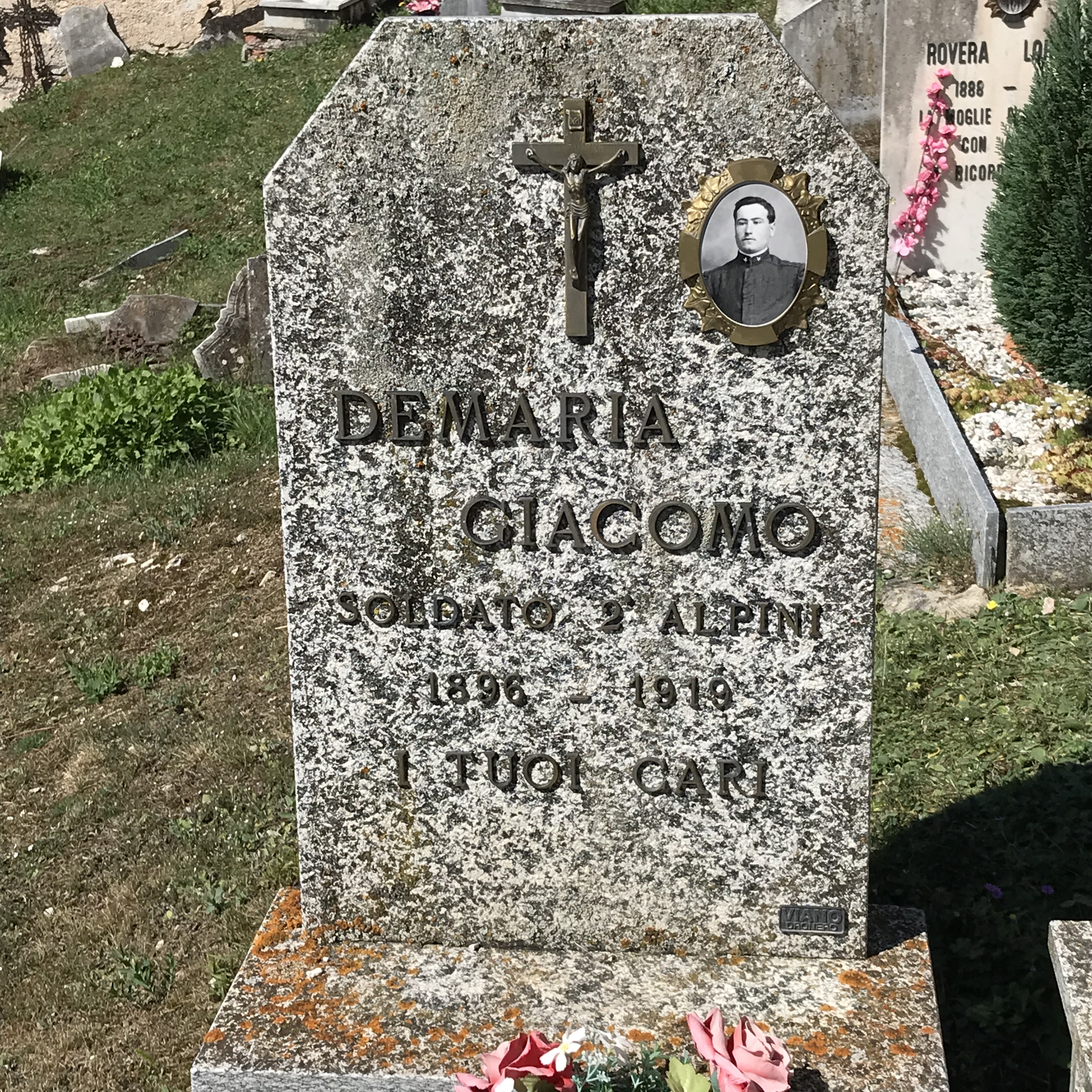 Balaven souto lou porti de la Chapelo