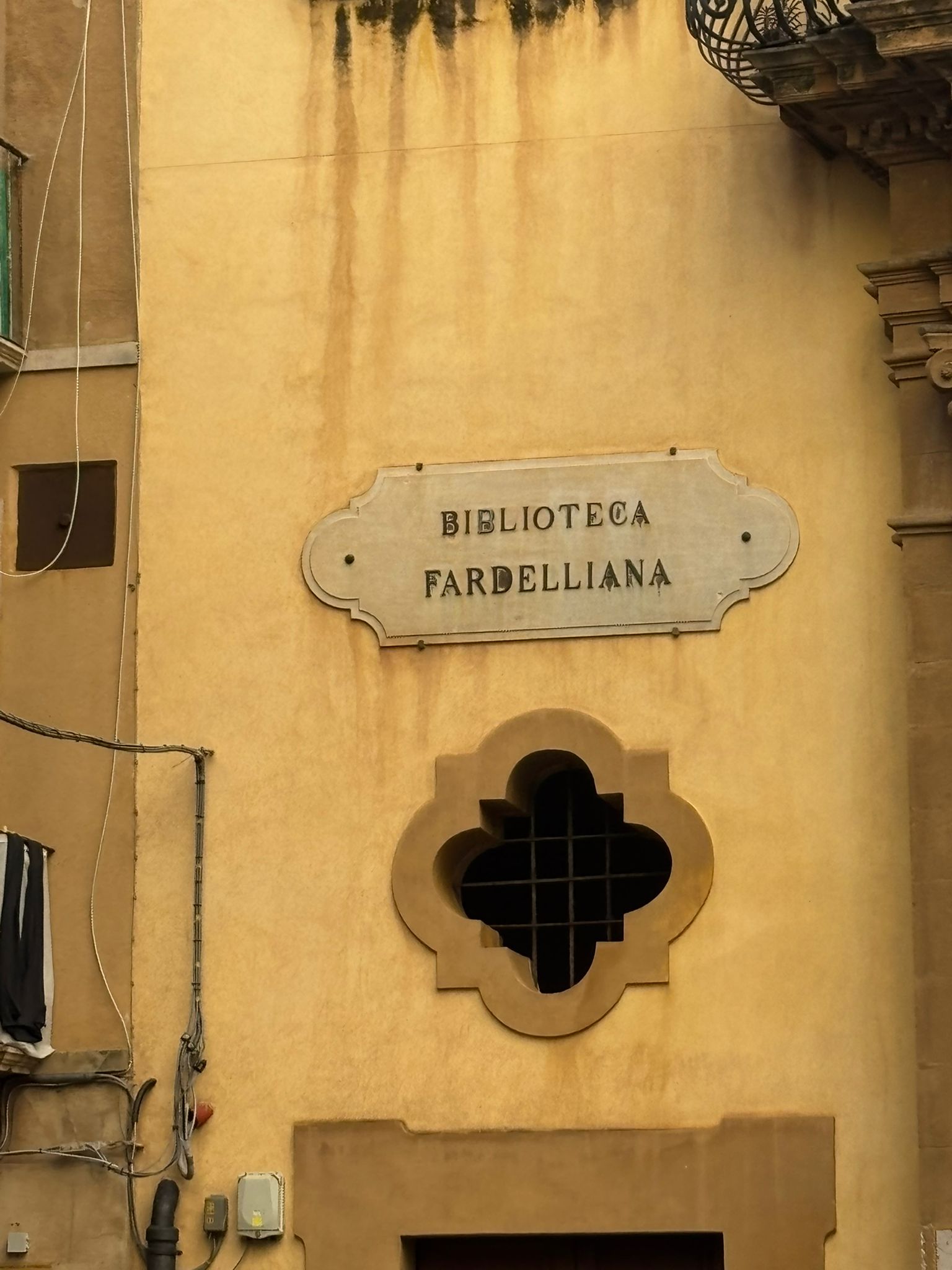 Biblioteca Fardelliana