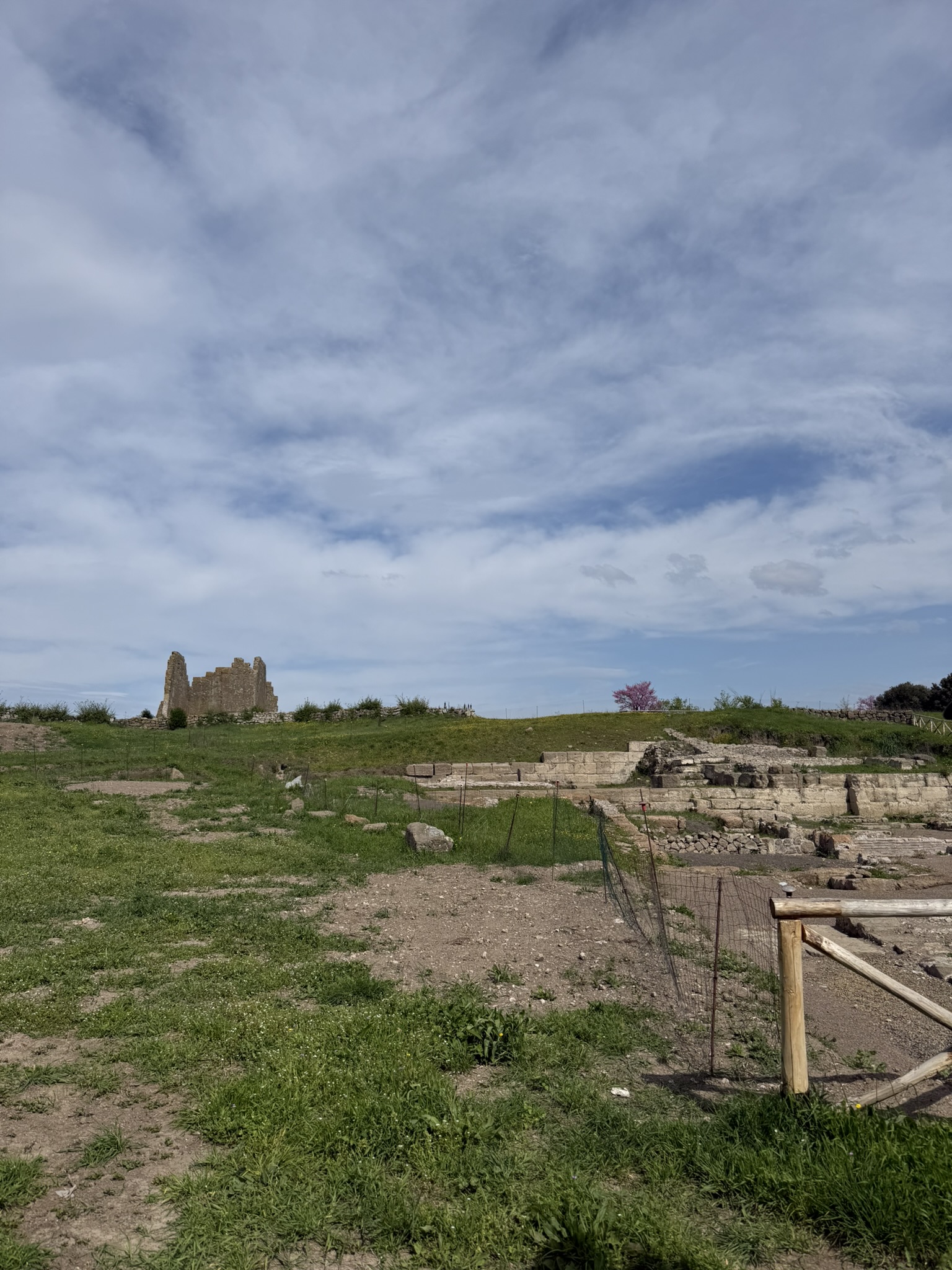 Tappa 2 – Cavea teatrale e Santuario di Giunone Gabina